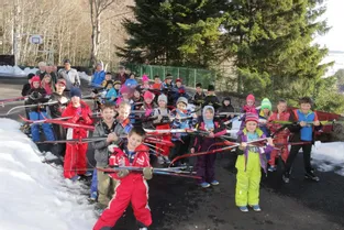 Un tour au ski de fond pour les écoliers