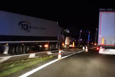 Trois camions et un fourgon impliqués dans un accident sur la RCEA à Molinet (Allier)