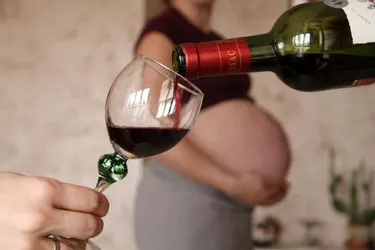 Consommation d'alcool pendant la grossesse : des conséquences irréversibles pour l'enfant