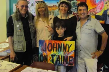 Deux artistes illustrent un livre sur Johnny
