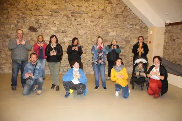 L’association Les Mains bavardes apprend la langue des signes à Saint-Georges-de-Mons (Puy-de-Dôme)