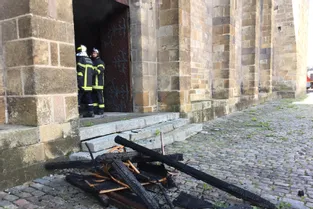 Incendie à l'abbatiale Saint-Austremoine d'Issoire