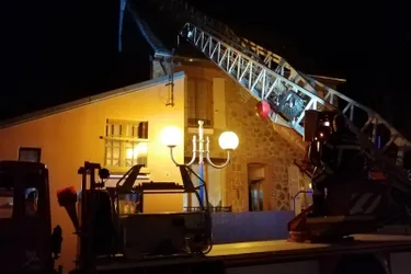 Les pompiers mobilisés pour éteindre un feu de cheminée à La Bourboule (Puy-de-Dôme)