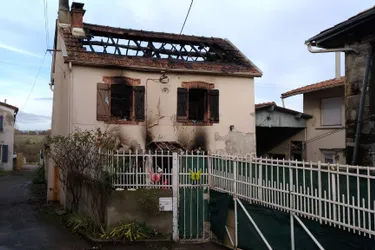 Une maison détruite dans un incendie à Culhat (Puy-de-Dôme), des dizaines de foyers privés d'électricité
