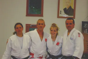 La jeune judokate a agrandi le rang des ceintures noires du club yzeurien