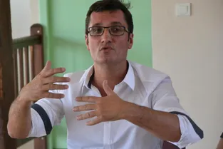 Olivier Dartigolles : "Nous souhaitons que le gouvernement mette fin au blocage du pays"