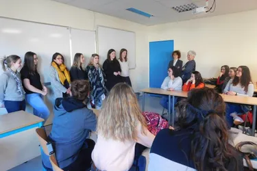 Un forum des formations post-bac au lycée Blaise-Pascal