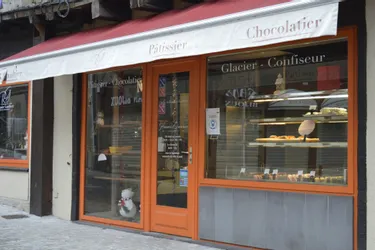 La pâtisserie Gaultier reprise par un jeune passionné à Ambert (Puy-de-Dôme) en avril