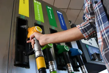 Laurent Wauquiez prêt à baisser les taxes régionales sur le carburant : quel impact sur le prix à la pompe ?