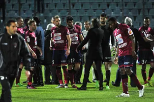 Ligue 2 : le Clermont Foot prend une claque à Nîmes (6-2)