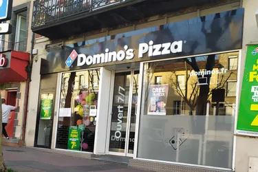 Clermont-Ferrand: Domino's a livré des pizzas gratuites aux soignants, pompiers et aux policiers