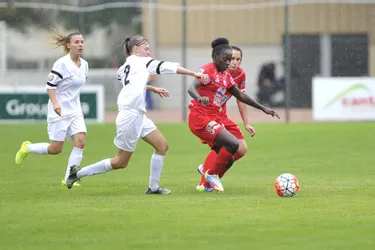 Football - D2 féminine : Aurillac-Arpajon débute par un succès (5-0)