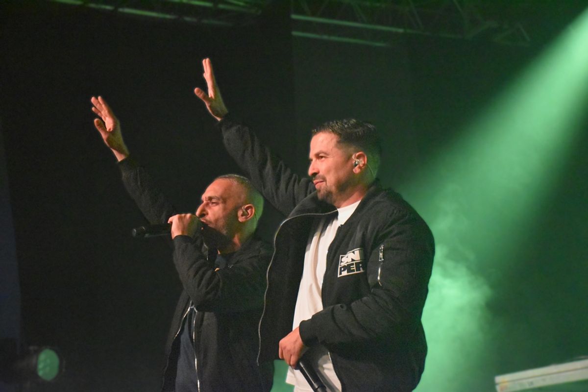 Le Groupe De Rap Sniper Hubert F lix Thi faine Hommage Queen le-groupe-de-rap-sniper-hubert-f-lix-thi-faine-hommage-queen