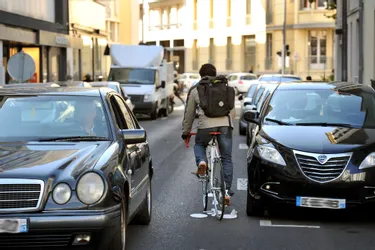 [Revue du web] Les pistes cyclables à contresens dans Clermont-Ferrand : vos réactions
