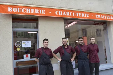 Un an après leur ouverture, les jeunes bouchers de Marsac-en-Livradois (Puy-de-Dôme) tirent un bilan très positif grâce « au fait maison »