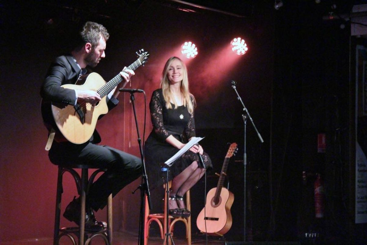 La chanteuse Victoria Rummler a lancé les festivités - L'Yonne Républicaine