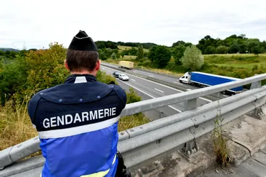 Une longue liste d'infractions pour un routier intercepté par les gendarmes sur l'A71 à Jozerand (Puy-de-Dôme)