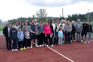 L’ASPTT a inauguré son court de tennis