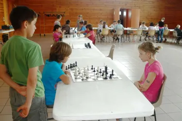 Les écoliers se mesurent aux échecs
