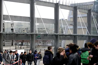 Deux lycées du Puy-de-Dôme concernés par l’installation de tourniquets de sécurité courant avril
