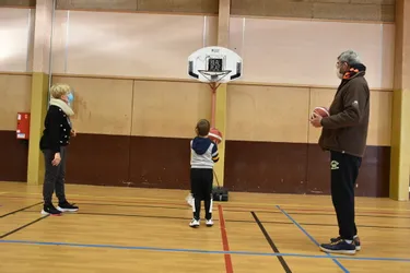 Quand le basket-ball marque des points pédagogiques auprès des élèves à Brioude (Haute-Loire)