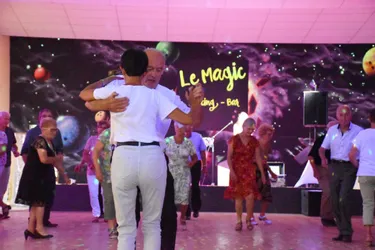 "On est mieux ici qu'à la maison" : immersion au dancing de Brioude (Haute-Loire)