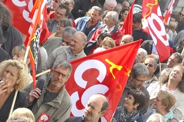 Entre 500 et 700 manifestants ont défilé hier matin dans les rues d’Aurillac à l’appel des syndicats