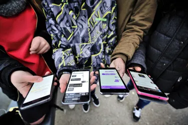 Addiction, cyberharcèlement, dangers... Les jeunes Creusois face aux réseaux sociaux