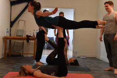Depuis 3 mois, des cours de yoga plus acrobatique que méditatif existent à Limoges