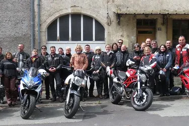 27 motards ont visité le Puy-de-Dôme