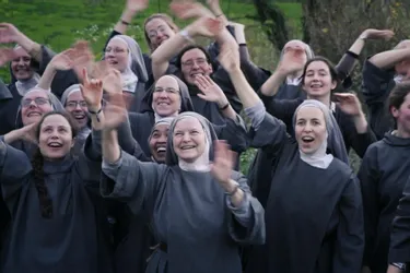 La vidéo géniale de sœurs formidables, unies jusqu'au ciel
