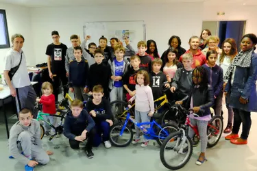 Six vélos offerts aux enfants du Cada