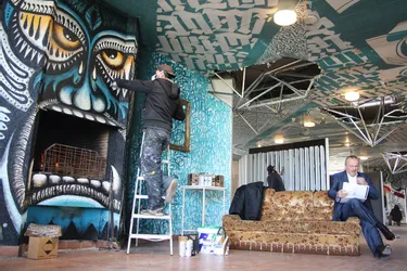 Le street art investit l'ancien centre des PTT de Lurcy-Lévis