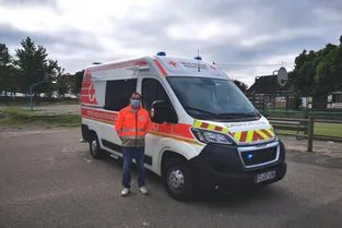 Un nouveau véhicule de secours pour la Croix-Rouge de Moulins
