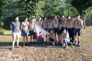 20 scouts à pied entre Le Puy et Randol