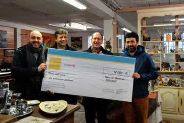 La Ressourcerie Gaillarde reçoit un chèque de 12.000 €