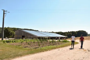 Une centrale photovoltaïque rénovée et « inédite » en France à Hérisson (Allier)