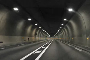 Restrictions de circulation à l'intérieur du tunnel du Lioran