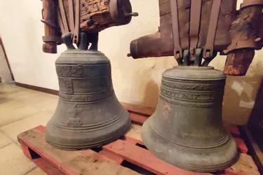 Connaissez-vous l'histoire de ces deux cloches entreposées dans la chapelle de l'hôpital de Brioude ?