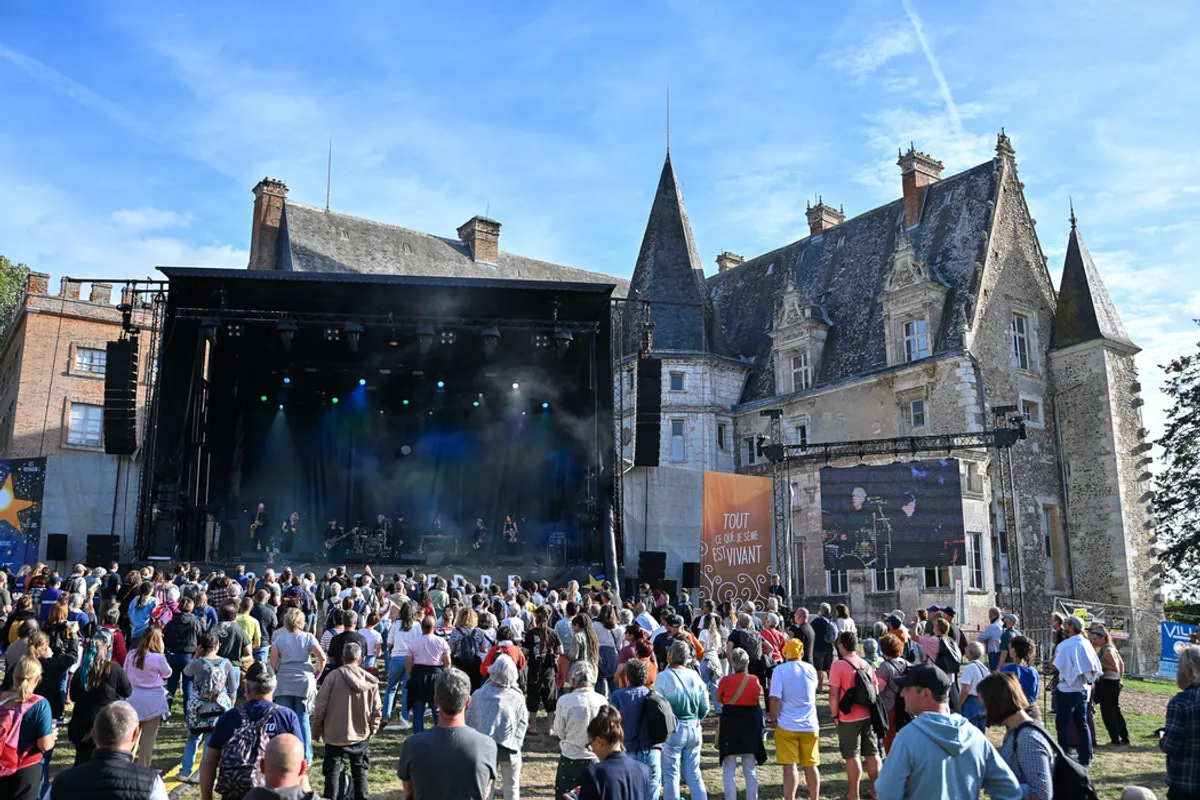 Les Têtes Raides lancent le bal de Stars’Terre au château de Courtalain