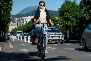 On a testé les pistes cyclables transitoires de Clermont-Ferrand : du confort et de la sécurité pour les cyclistes