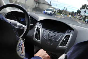 Cantal : les téléphones au volant dans le viseur des policiers