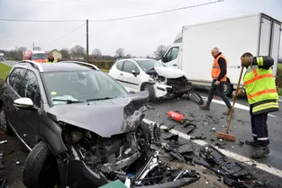 Plusieurs blessés dans une collision entre trois véhicules entre Neuvy et Saint-Menoux (Allier)