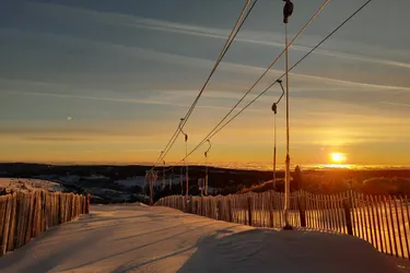 Deuxième saison blanche pour la station de ski de Prabouré, à Saint-Anthème (Puy-de-Dôme), malgré un enneigement record