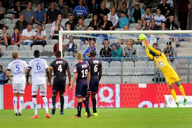 Football / Ligue 2 : Auxerre 0 - 1 Clermont [Relire le direct]