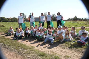 Les élèves de Saint-Agoulin (Puy-de-Dôme) motivés pour nettoyer la nature
