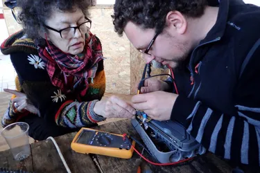 L’association a lancé son premier atelier de réparation électronique ouvert à tous à Felletin