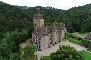 Pesteils, Anjony et Val, à la découverte de trois châteaux du Cantal