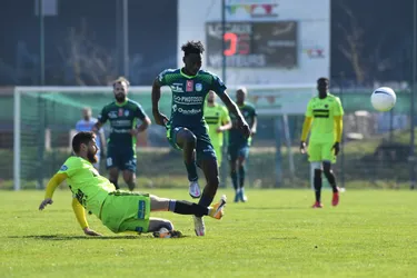 Le Moulins Yzeure Foot s'incline 0-1 en amical face à Andrézieux sur le stade Hector-Rolland de Moulins