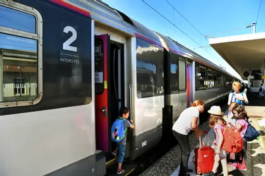 Transports entre Clermont-Ferrand, Paris et Lyon : l'Auvergne veut sortir de l'enclavement
